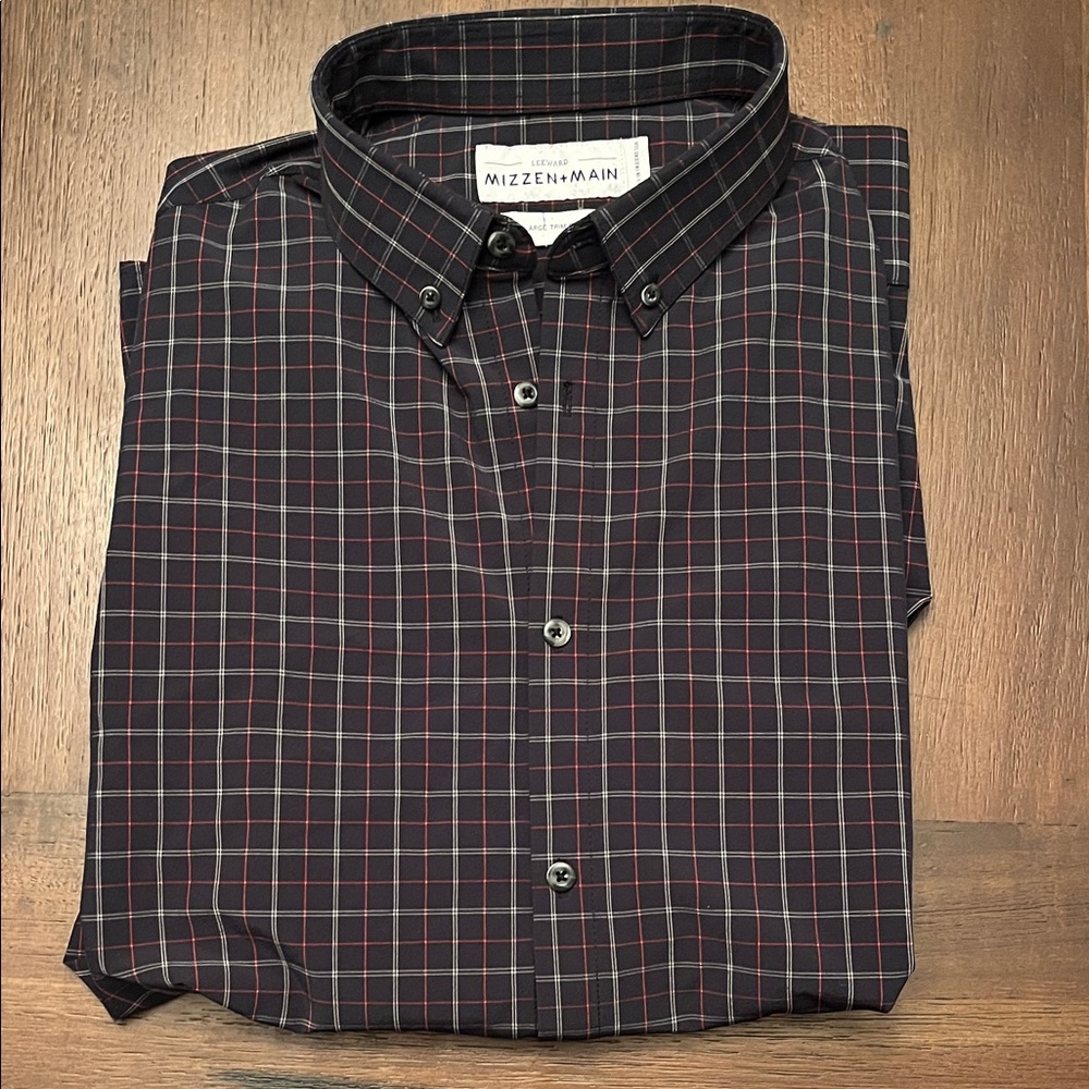 Mizzen+Main Leeward Men's Navy and Red Plaid Shirt
